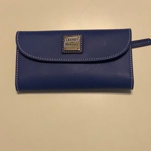 Dooney & Bourke wallet